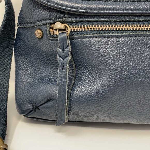 The Sak Navy Blue Leather Crossbody Bag Purse Handbag Zipper Pockets Lined inner - Picture 2 of 16